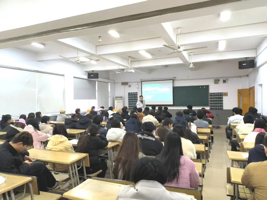 香港安我保险公司陈俊总经理深入解读保险企业的真实运营机制与行业发展的最新趋势